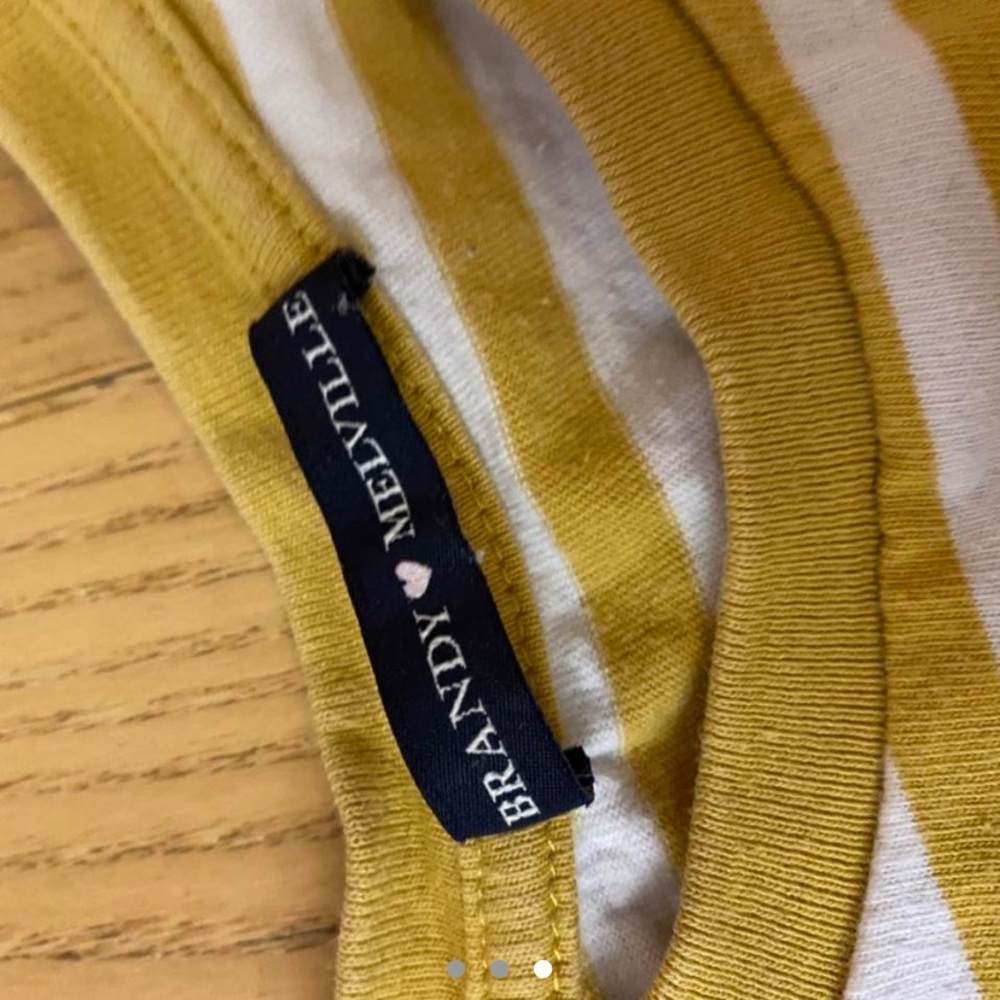 Brandy Melville crop tee